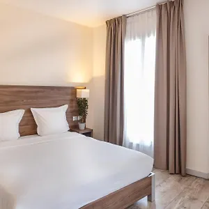 Hotel La Perle Montparnasse, París