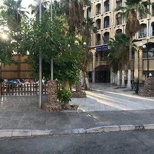 احجز هنا